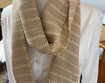 bufanda tejida a mano