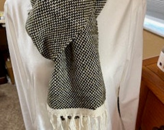 Hand woven scarf with Irish wool