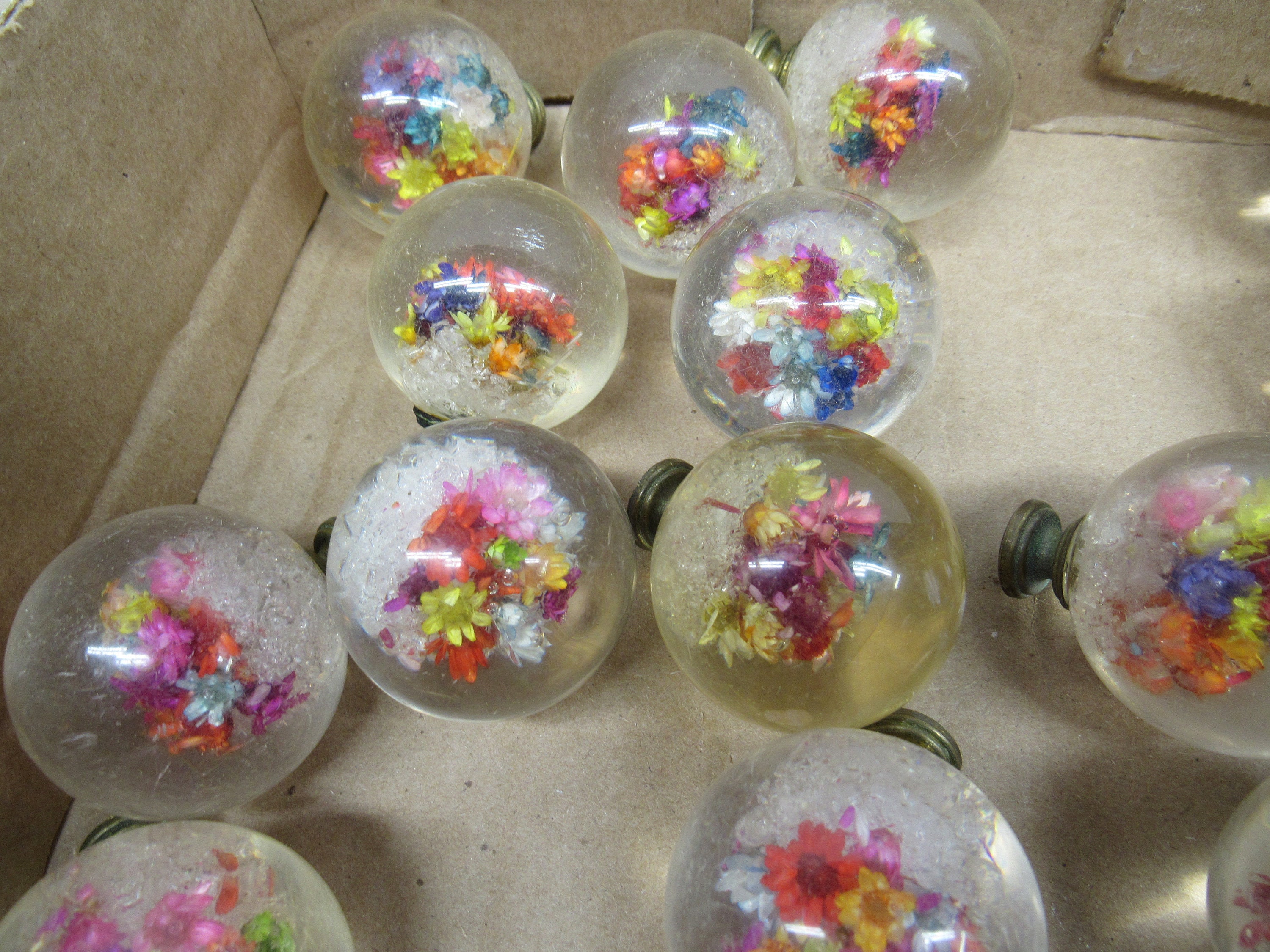 LUCITE Drawer Knobs, Clear Lucite/Acrylic/Plastic Drawer Knobs with Dried Flowers Inside