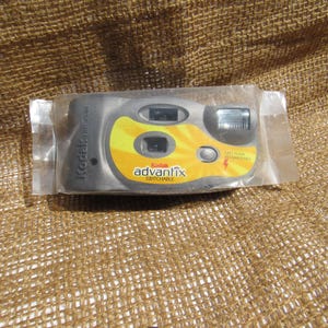 Kodak Advantix Camera, Vintage and Brand New in the Plastic Package Kodak Advantix Switchable Disposable Camera