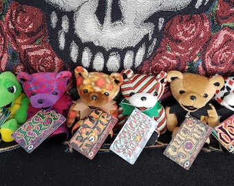 Cuarta edición de los osos Beanie de Grateful Dead
