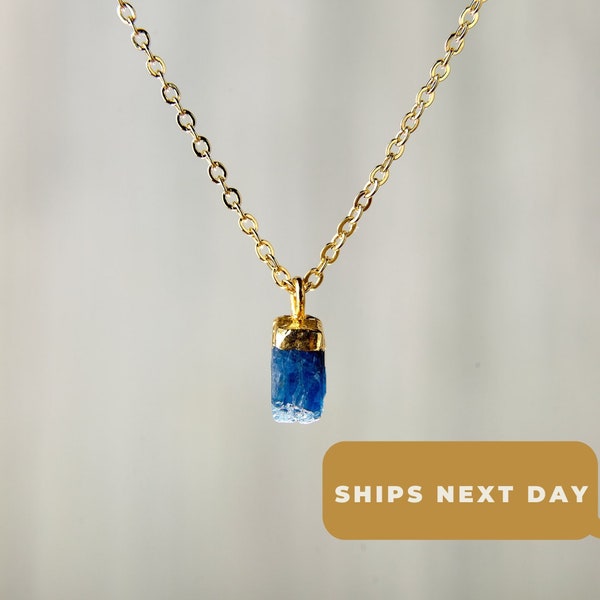 Raw Gemstone Necklace - Raw sapphire necklace gold Sapphire crystal necklace Birthstone necklace Sapphire jewelry Sapphire pendant necklace
