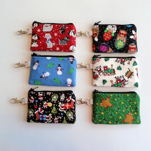 Christmas Coin Purse: Vintage Fabric Mini Wallet Keychain