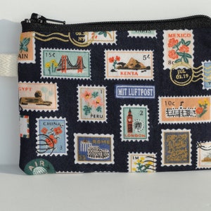 Estuche pequeño de tela con cremallera para rifle, estuche para AirPods, monedero con diseño floral, llavero, estuche para auriculares, minicartera, llavero GRATIS, sellado en bolsa