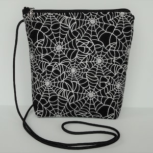 Monedero con diseño de telaraña, bolso cruzado de Halloween, bolso cruzado pequeño, bolso gótico, plata metalizada, billetera con forma de araña, monedero con cremallera para identificación