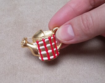 VINTAGE gold tone enamel GARDEN watering can BROOCH, unique gift for her, gift for mom, collectible jewelry