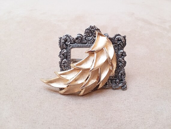 vintage CROWN TRIFARI chunky gold tone leaf shape… - image 10