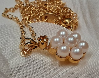 Vintage Avon BW Floral Pearl Pendant gold chain Necklace, Unique Gift, Collectible Custom Jewelry