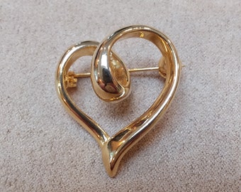 Smooth vintage HEART shape GOLD tone BROOCH, unique gift for her, collectible jewelry