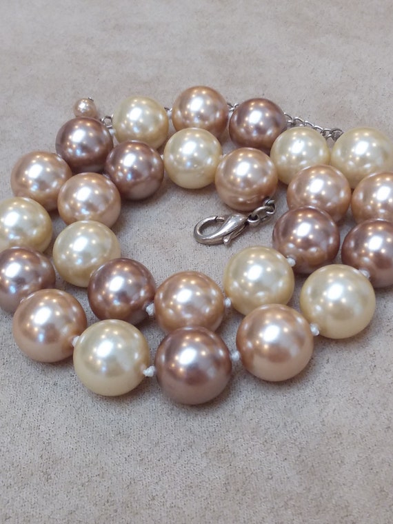 Vintage Triple tone Pearl Necklace,  Unique, Coll… - image 4