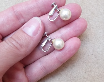 VINTAGE clip on PEARL EARRINGS, unique gift for her, wedding earrings, collectible jewelry