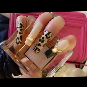 You are Everything/Leopard Cheetah Swag Press on Nails Creamy beige/black french manicure w/rose gold/Animal Print Fly Nails/Length/XXL/XL