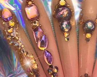 Uñas postizas Opal Aurora: uñas de lujo con un glamuroso degradado morado