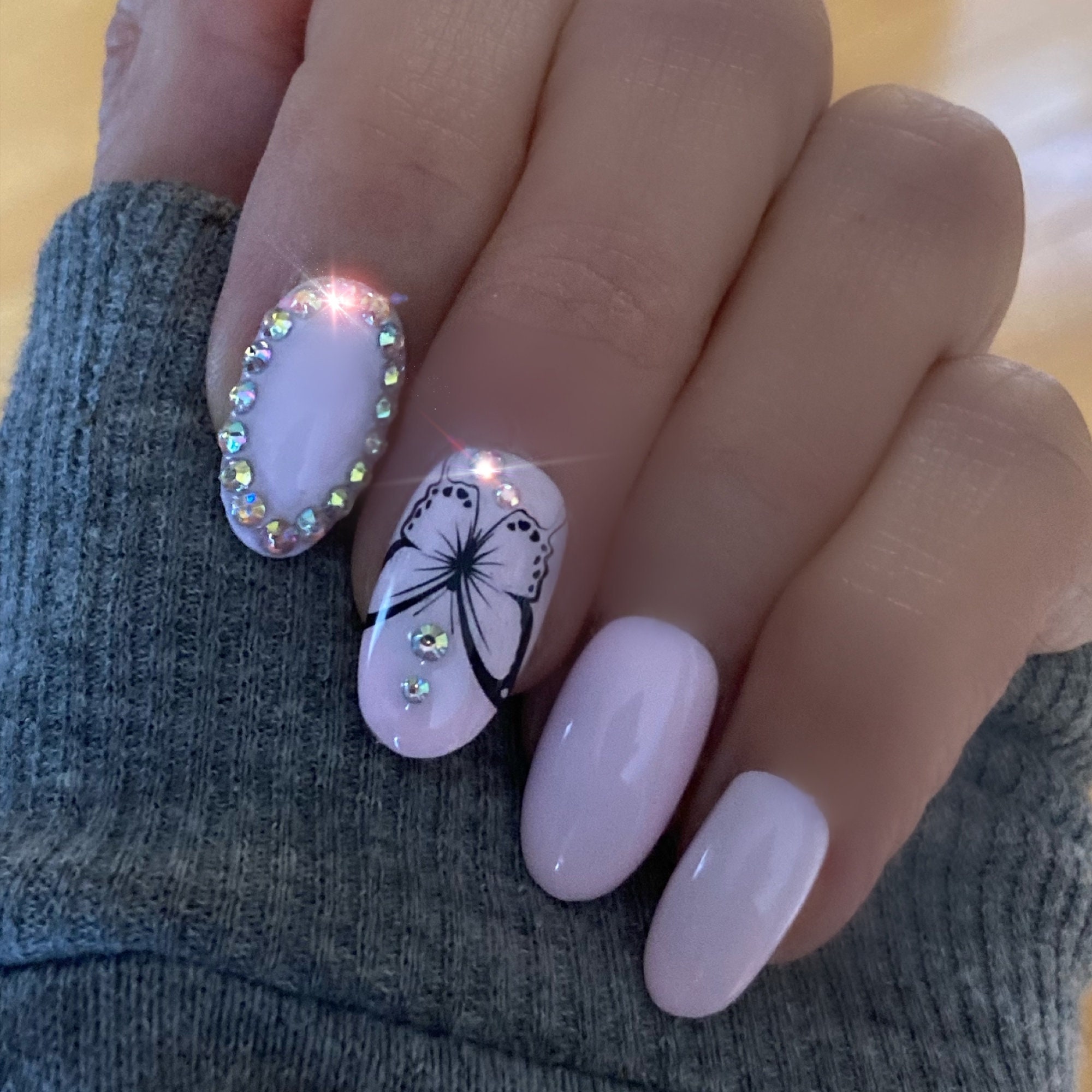 Pale Soft Pink Butterfly Round Oval Short Press On Nails Etsy Pale Soft Pink Butterfly Round Oval Short Press On Nails Etsy