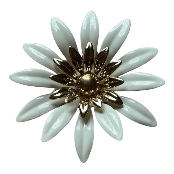 Sarah Coventry Vintage Daisy Brooch Pin MCM 60s 7… - image 1