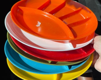 Vintage Retro Plastic BBQ Picnic hordeurves Plates Kitschy eclectic Mid century Japan