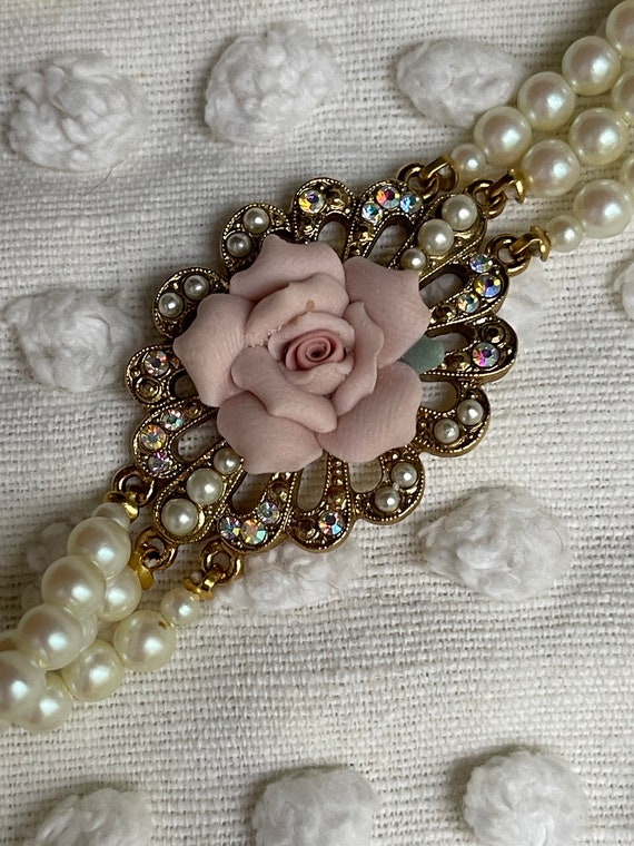 Vintage necklace choker faux pearl rose