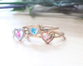 Custom Pressed Flower Ring, Tiny Heart Ring, Pressed Flower, Personalized Real Flower Jewelry, Resin Flower, Real Flower Ring, Stackable