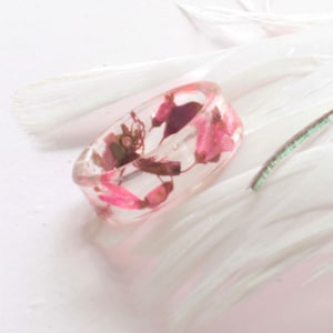 Pressed Flower Ring, Real Pressed Flowers in Resin, Dried Flower Jewelry, Clear Resin Botanical Ring, Pink Ring, Pressed Flower Jewelry