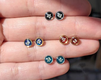 Tiny Pressed Flower Studs Small Handmade Resin Earrings, Round Navy Green Red Black Minimalist Posts Second Piercing Hypoallergenic Titanium