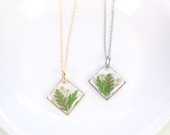 Pressed fern necklace, real green leaves in resin, handmade jewelry, nature lover gift, forest pendant, square, hiker, gardener, woodland