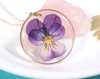 UV Resin Preserved Dried African Violet Sweethearts Dance African Violet Necklace Real Flower Pendant Rose Gold Brass Plated Necklace