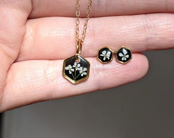 Tiny real pressed flower jewelry set, hexagons, gold silver black white, dainty, minimalist, titanium, handmade resin, mother's day gift