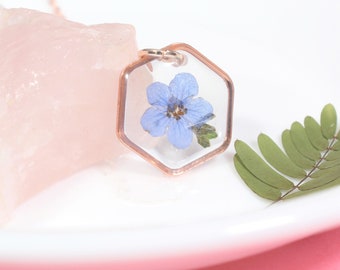 Vergissmeinnicht Halskette, Gepresste Blume Schmuck, echte getrocknete Blumen, Harz, kleines Hexagon Vergissmeinnicht, handgemachtes Geschenk für Verlust
