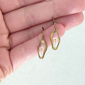 Pressed flower earrings, tiny Queen Anne's Lace dangles, small wavy dried flower earrings, dainty, minimalist, handmade wildflower jewelry image 3