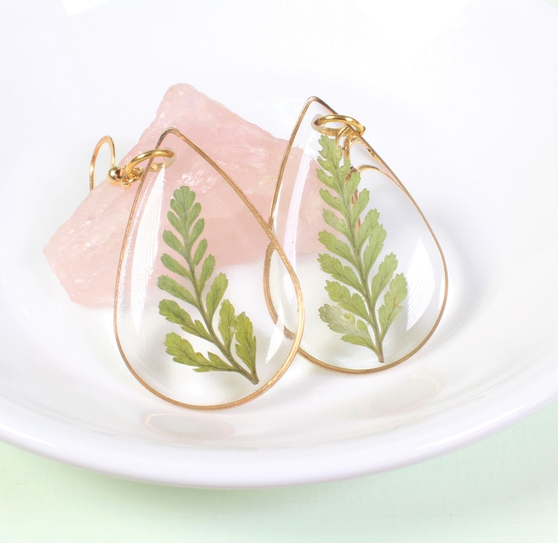 Tiny fern dangle earrings, small teardrop leaf studs, nature lover gift, resin real plant jewelry, pressed flower earrings, dainty, handmade 画像 7