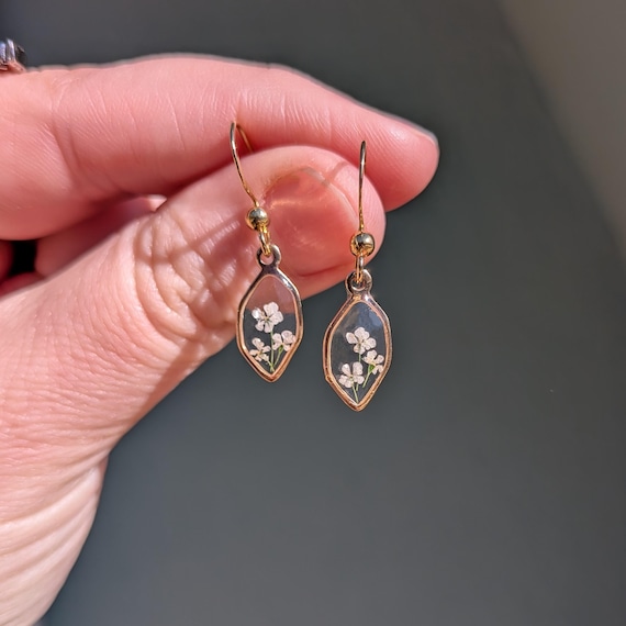 Pressed flower earrings, small gold Queen Anne's Lace dangles, tiny dried flower earrings, dainty, minimalist, handmade wildflower jewelry