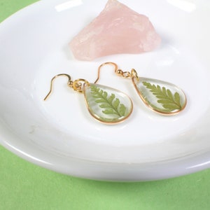 Tiny fern dangle earrings, small teardrop leaf studs, nature lover gift, resin real plant jewelry, pressed flower earrings, dainty, handmade 画像 10