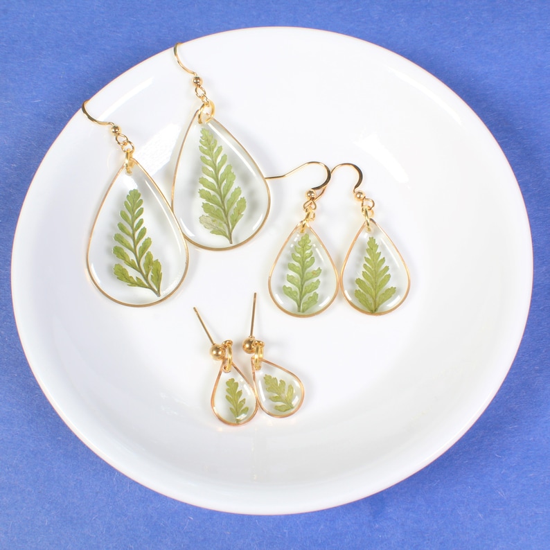 Tiny fern dangle earrings, small teardrop leaf studs, nature lover gift, resin real plant jewelry, pressed flower earrings, dainty, handmade 画像 5