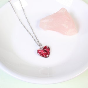 Heart Necklace, Rose Petals in Resin, Gold, Silver, Pressed Flower Jewelry Set, Stud Earrings, Dried Flowers, Mother&#39;s Day Gift for Her
