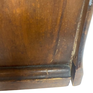 Máquina de coser Singer antigua de madera, caja de madera curvada, asa, sin herrajes, solo la tapa. imagen 17