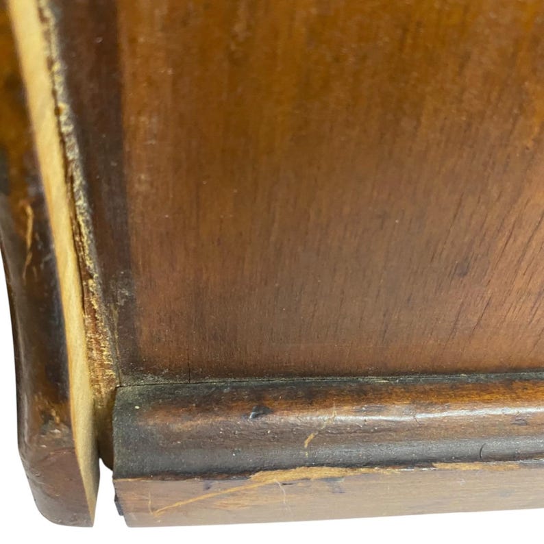 Máquina de coser Singer antigua de madera, caja de madera curvada, asa, sin herrajes, solo la tapa. imagen 16