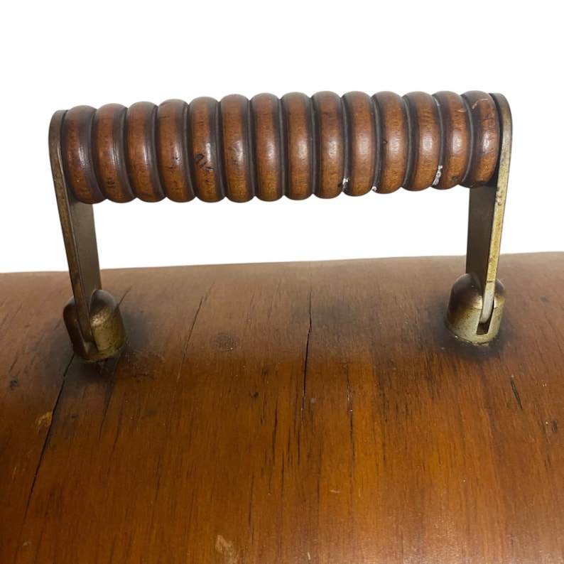 Máquina de coser Singer antigua de madera, caja de madera curvada, asa, sin herrajes, solo la tapa. imagen 2