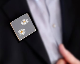 Pair of Daisy Pressed Flower Brooch Pin