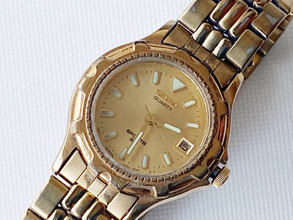 Vintage Seiko 7n82 0271 Gold Ladies Quartz Sports Watch 25mm Case