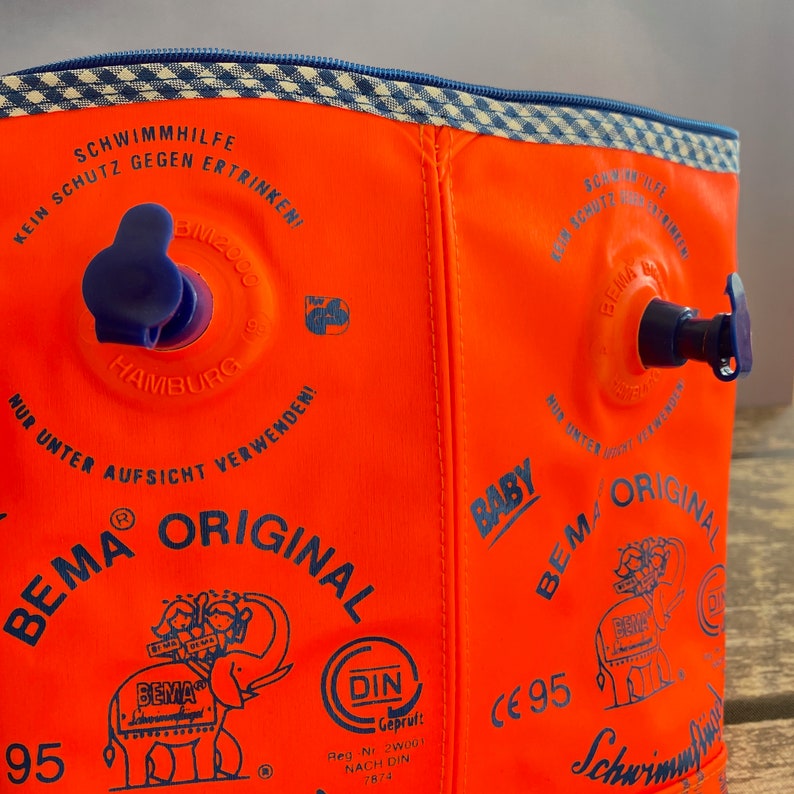 Schwimmflügel-Tasche groß XXL mit Reissverschluss Kulturbeutel Nasstasche Wet Bag orange blau Schwimmsachen Bikinitasche Duschzeug Bild 4