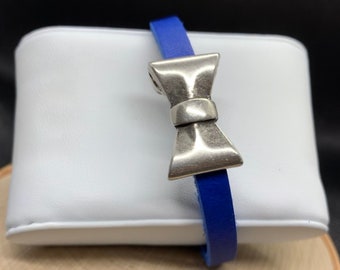 Lapis blauw lederen armband met zilveren boog schuifregelaar & magnetische gesp sluiting