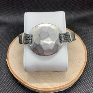 Blue Lizard Leather with Round Silver Charm & Silver Magnetic Clasp