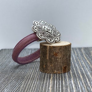 Lederarmband mit dekorativen Silber Blume magnetische Verschluss