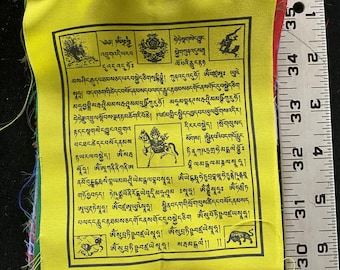 Banderas de oración pequeñas con deidades mixtas / Banderas de oración tibetanas / 5 x 6 pulgadas / 1 juego de 10 banderas