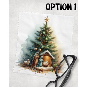 Christmas Tree Microfiber Lens Cloth – Festive Holiday Cleaning Cloth for Glasses and Screens – Small Gift, Secret Santa & Stocking Stuffer