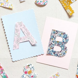 Aplique de tela Liberty con letras y números individuales / Transferencia termoadhesiva / Varios tamaños disponibles