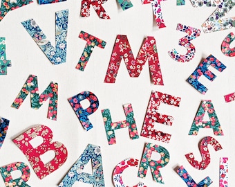 Édition de Noël Liberty Fabric Applique Lettres et chiffres à bloc unique | Transfert thermocollant | Plusieurs tailles disponibles