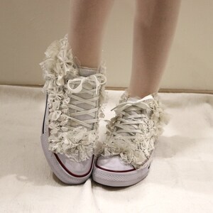 Women&#39;s handmade ribbon shoes