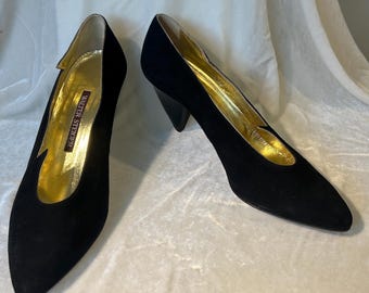 Tronchetto Alena elegante con tacco alto e scollo anteriore Tronchetto Alena elegante con tacco alto e scollo anteriore