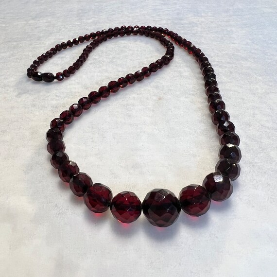 Lovely Round Faceted Bakelite Necklace - image 3